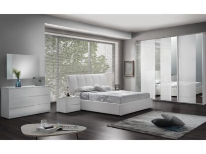 Dormitor Elsa, Alb, Pat 160x190, Dulap cu 3 usi culisante, 2 Noptiere, Comoda