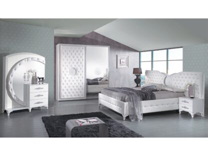 Dormitor Antalia, alb/argintiu, pat 267x210 cm, dulap cu 2 usi culisante, 2 noptiere, comoda
