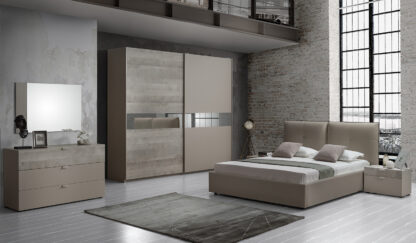 Dormitor Agata, bej/maro, pat 160x190 cm, dulap cu 2 usi culisante, 2 noptiere, comoda