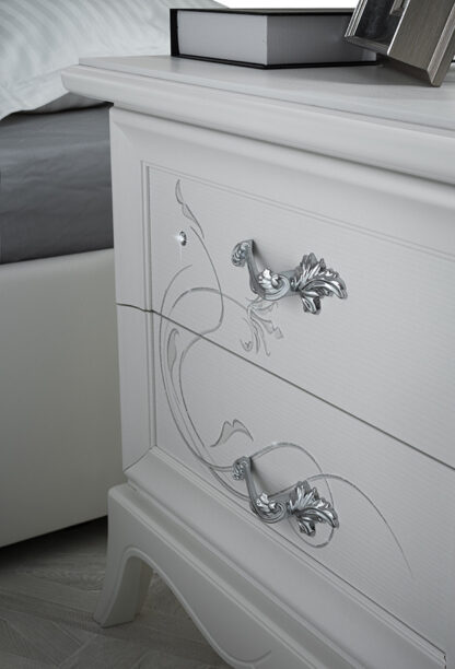 Dormitor Brielle , alb, pat 180x200 cm, dulap cu 2 usi culisante, 2 noptiere, comoda - imagine 5