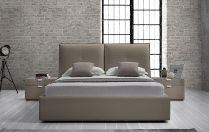 Dormitor Agata, bej/maro, pat 160x190 cm, dulap cu 2 usi culisante, 2 noptiere, comoda - imagine 4