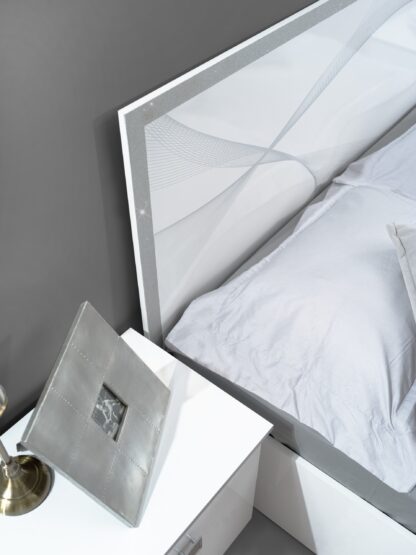 Dormitor Matrix, alb lucios, pat 160x200, comoda, dulap, noptiere - imagine 4
