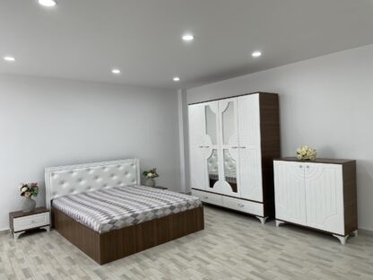 Dormitor Fantasia, alb/nuc,160×200 cm, Dulap 180 cm, Pat 160 x 200 cm, 2 noptiere, comoda