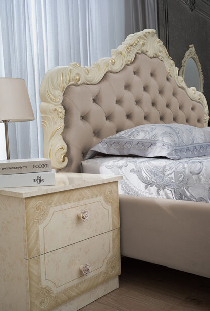 Dormitor Adele, crem, Dulap cu 6 usi , Pat 160x200 cm, 2 Noptiere, Comoda - imagine 3