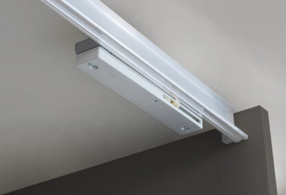 Dormitor Twin, alb/gri, pat 160x200 cm, dulap cu 2 usi culisante, 2 noptiere, comoda - imagine 4